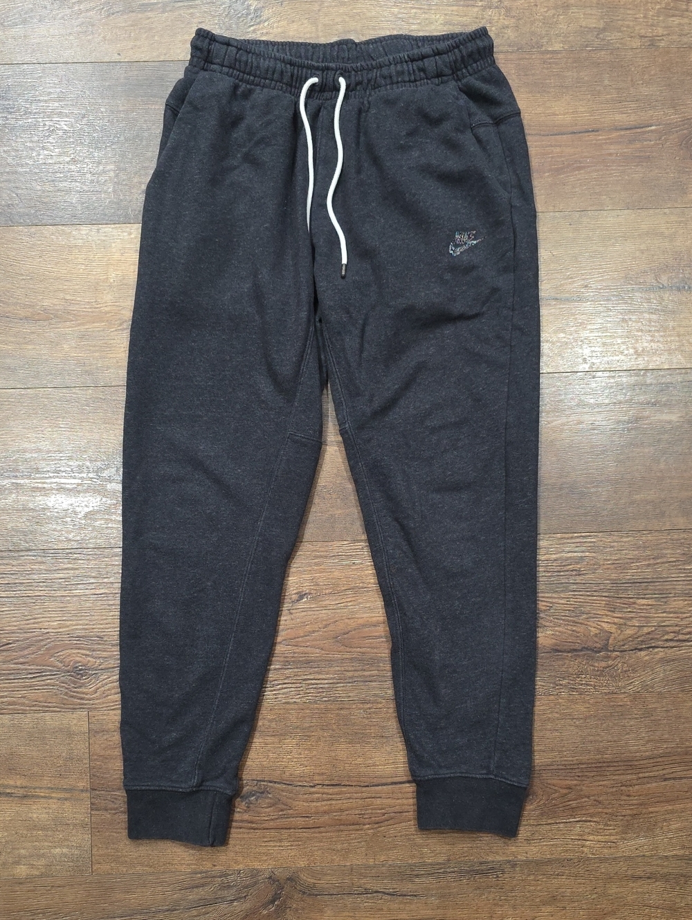 Nike Jogger Sweatpants Dark Grey Featuring Confetti Style Logo